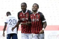 九游app下载-包含里昂客场与里尔战成平局，双方平分秋色的词条