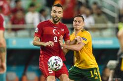 九游体育-杜塞尔多夫斩获胜利，追逐德国足球冠军宝座