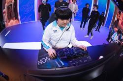 九游娱乐官方-FNC血洗JDG，Kanavi完成史诗逆转宿敌对决小组赛，锁定晋级资格的简单介绍