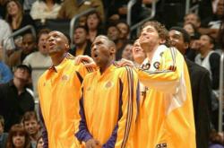 九游中国-法兰克福球员技惊四座，颠覆对手防线