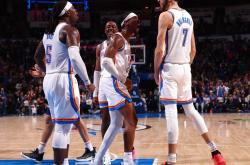 九游游戏-勇士客场惨败雷霆，季后赛前景仍不明朗