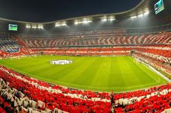 九游体育-凌晨四点，当引擎轰鸣遇上绝杀哨响