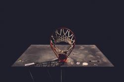 9you娱乐-灰熊对决篮网，戈贝尔冠军级防守铸就胜利基石