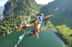 9you娱乐-两个版本供选择）