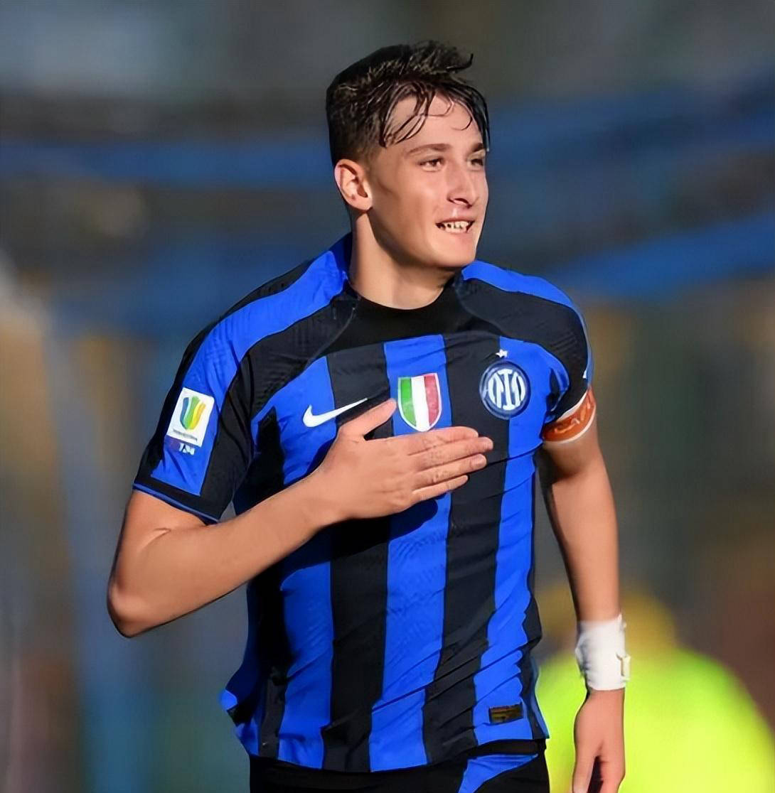 国米前锋独中一球,助球队取得宝贵的三分 国米前锋独中一球,助球队取得宝贵的三分