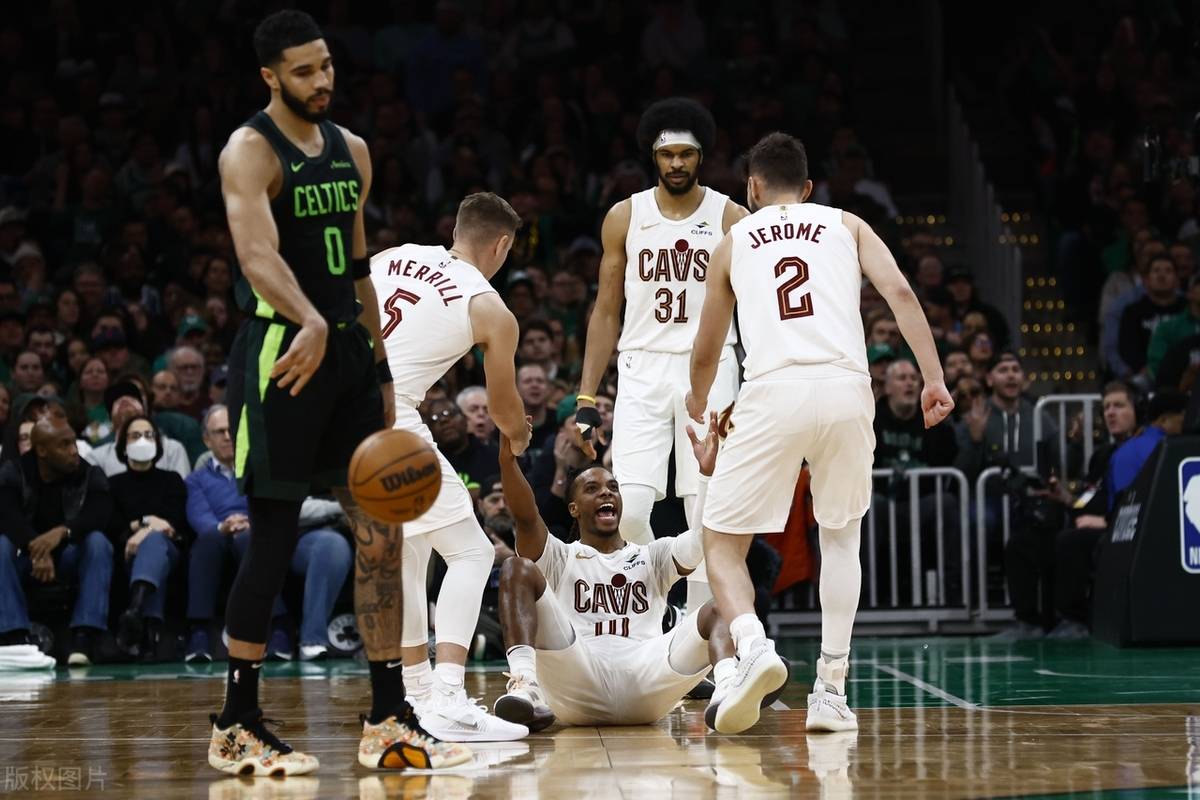 NBA东决第二场：凯尔特人加时战胜热火扳平比分的简单介绍