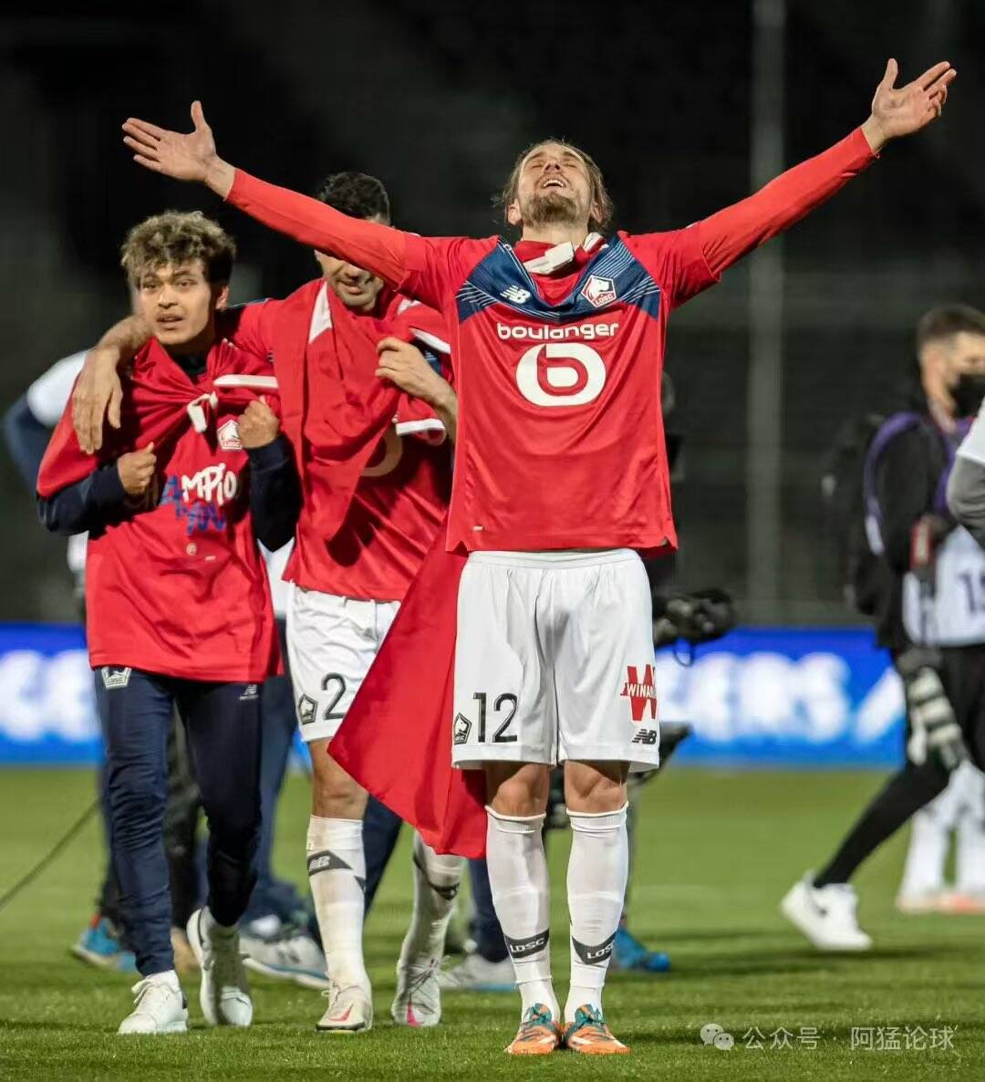 包含里尔主场取胜,继续追赶积分榜头名的词条 包含里尔主场取胜,继续追赶积分榜头名的词条