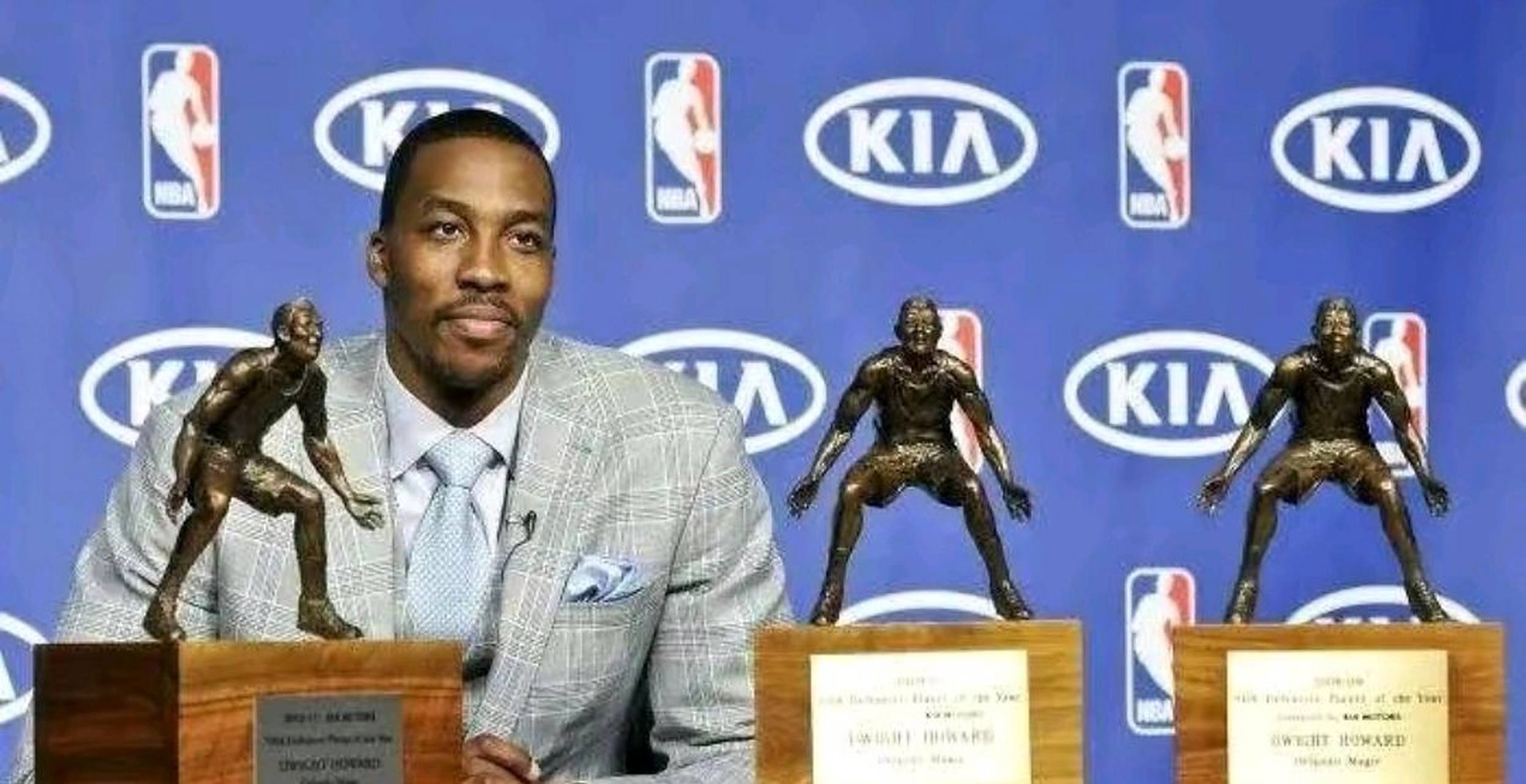 霍华德状况告急，湖人季后赛缺席