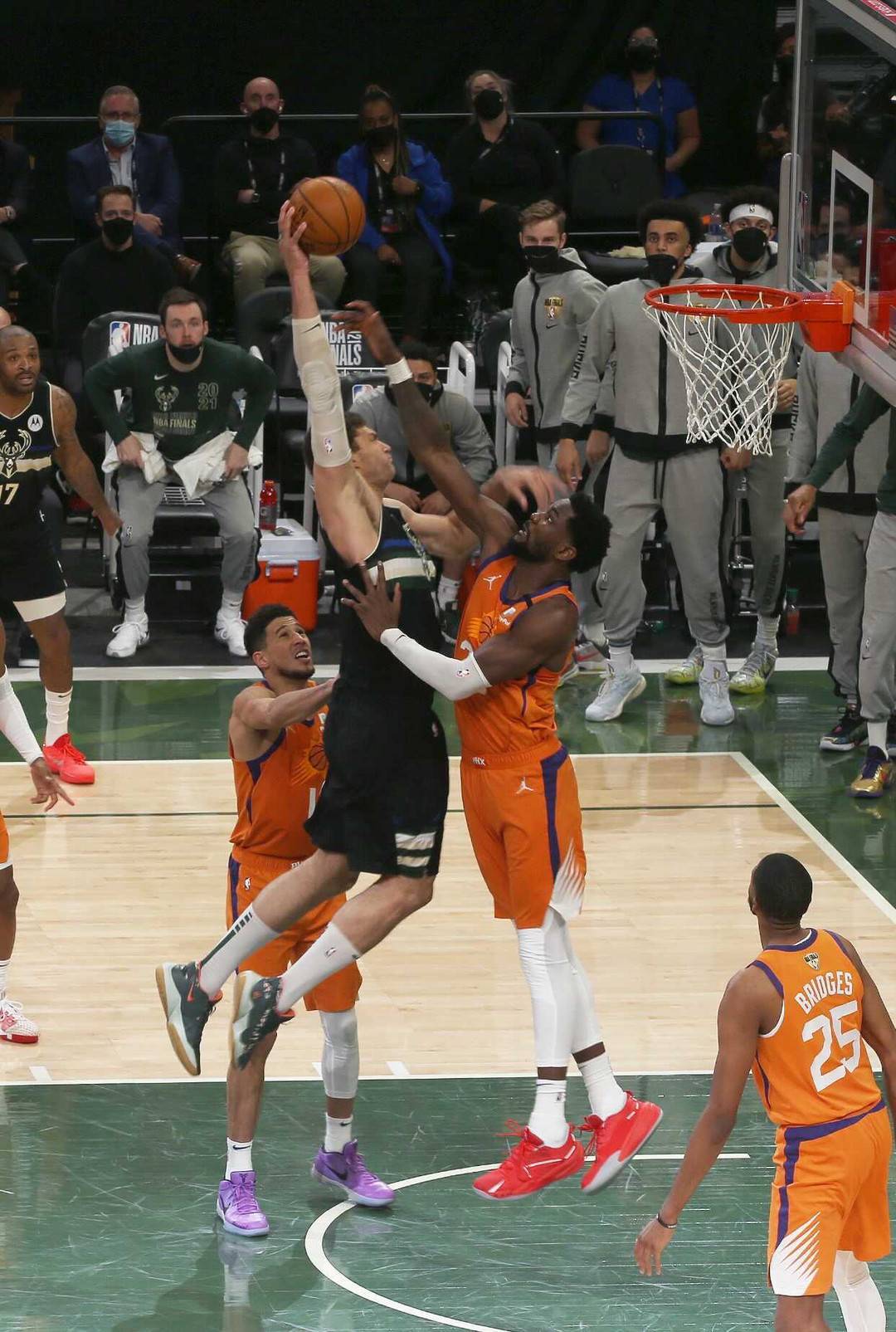 雄鹿再胜热火，取得东部半决赛赛点