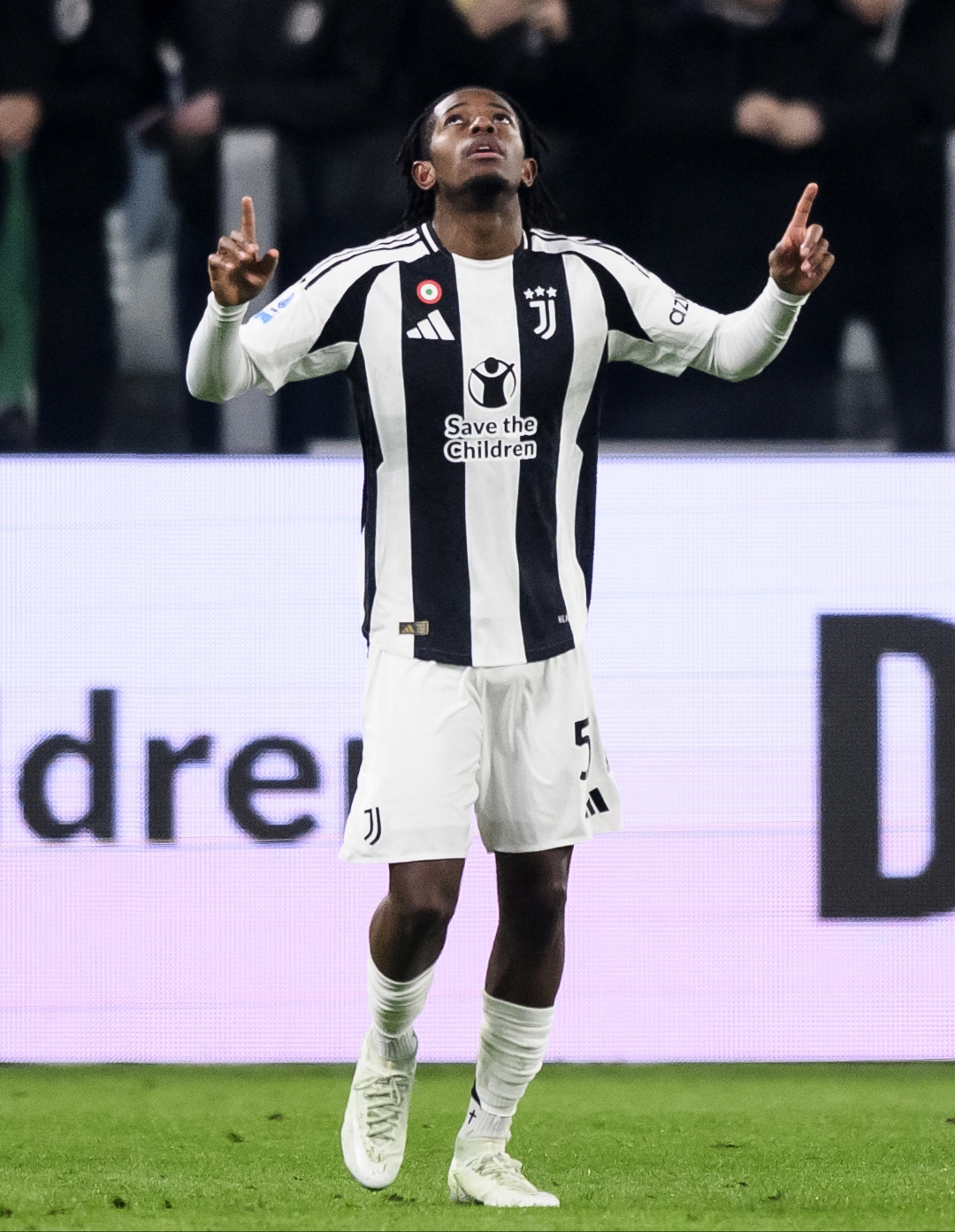 尤文图斯铁甲无锈，连胜斩获联赛首位