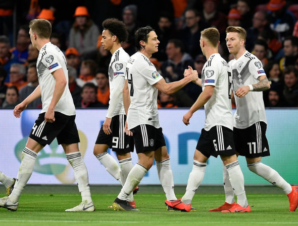 尤文轻取荷兰,格纳布里送出助攻 尤文轻取荷兰,格纳布里送出助攻