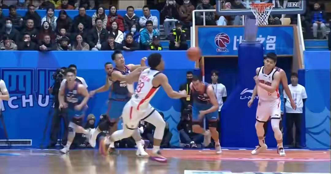 太阳绝杀广东队，郭艾伦关键制胜