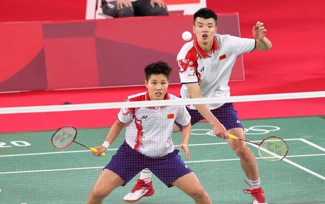 印尼队碾压泰国队，黄鸭组合点燃赛场